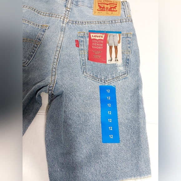 Distressed Levi Cut Off Design Denim Shorts Size Boys 12 Adjustable Waist - Picture 6 of 12